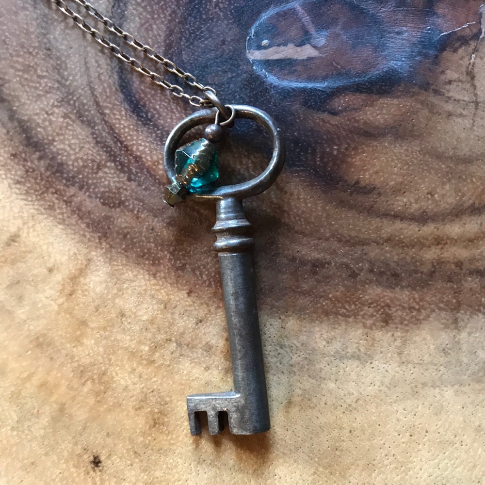 Key Necklace - Picture 2 of 4